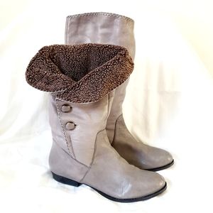 B. Makowsky Leather Sherpa Lined Boots